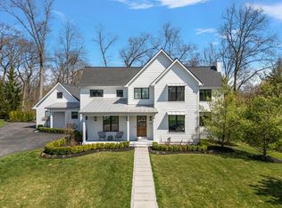 215 Hadsell Dr, Bloomfield Hills, MI 48302