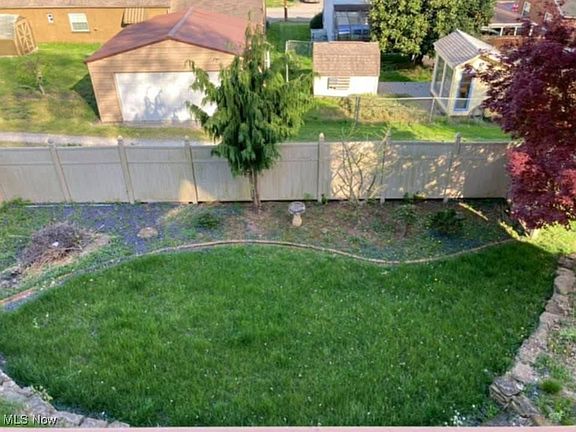 5th image of 1002 Jackson Ave