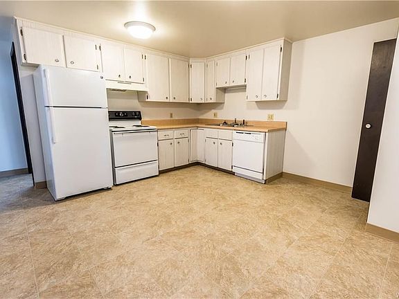 5th image of 111 Sunshine Dr #L