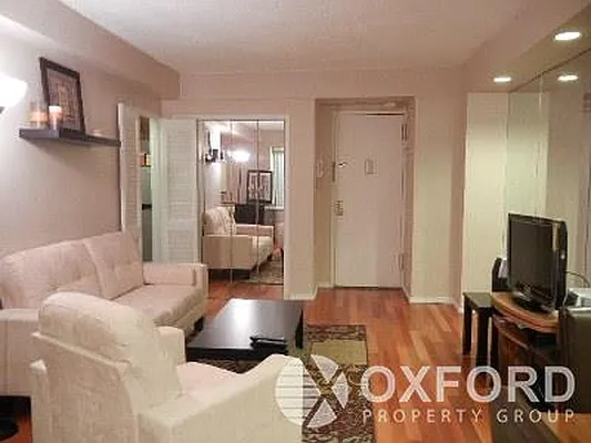 Rented by Oxford Property Group | media 19