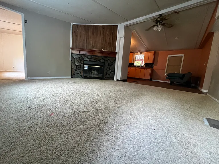 10160 SE Sunset Harbor Rd — Photo 8
