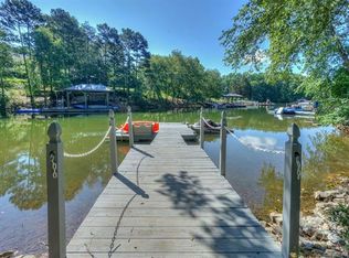 4236 Pointe Norman Dr, Sherrills Ford, NC 28673