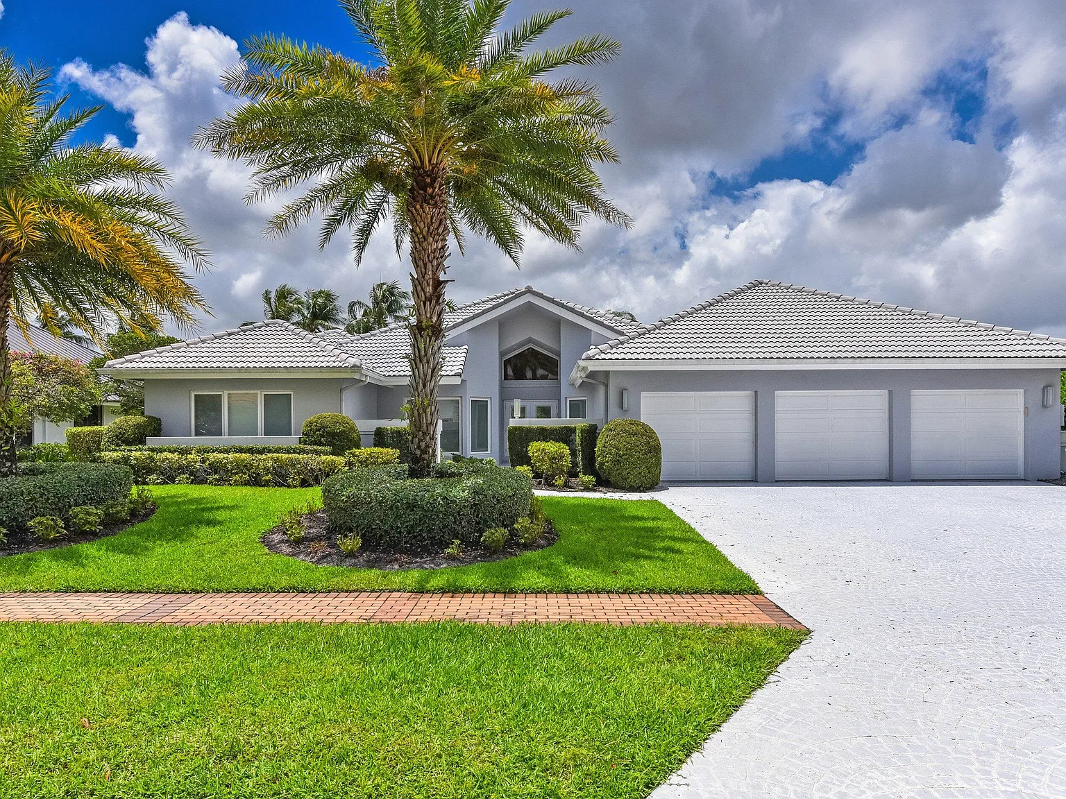 5 bed, 5.0 bath, 3337 sqft, $32,000 — Photo 1