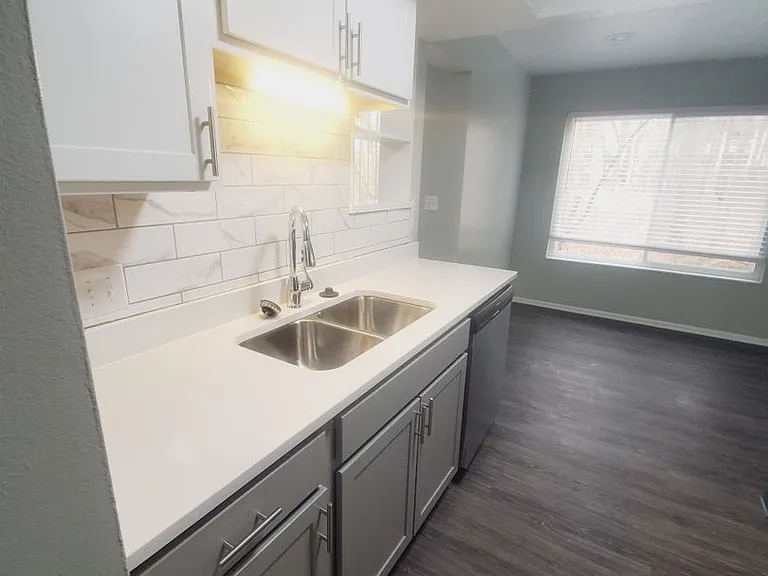 Sugarbush Apartments — Photo 96