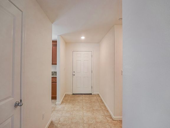 4th image of 797 Marcus Ct