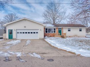 215 Sylvia Dr, Corunna, MI 48817