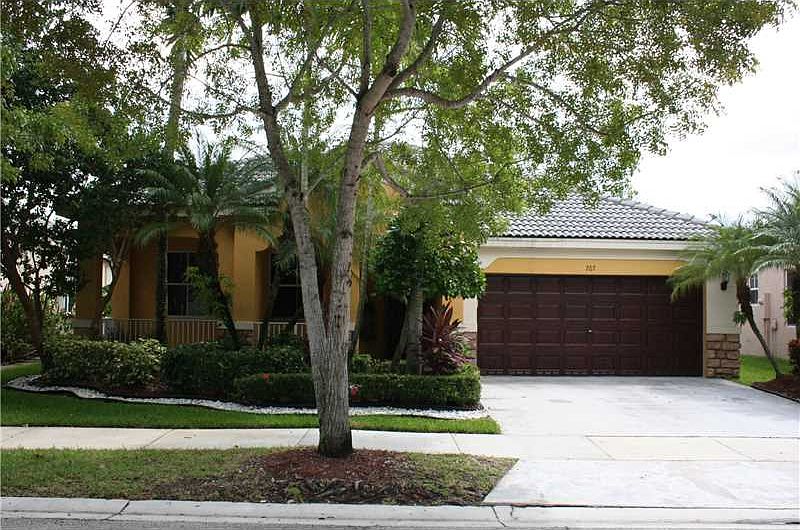 1st image of 767 Nandina Dr