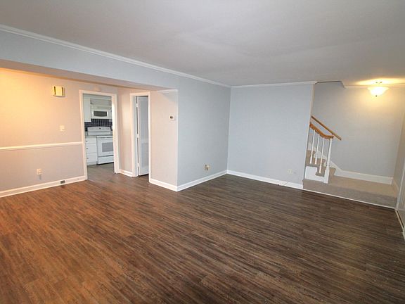 4th image of 6424 Old Pineville Rd APT A