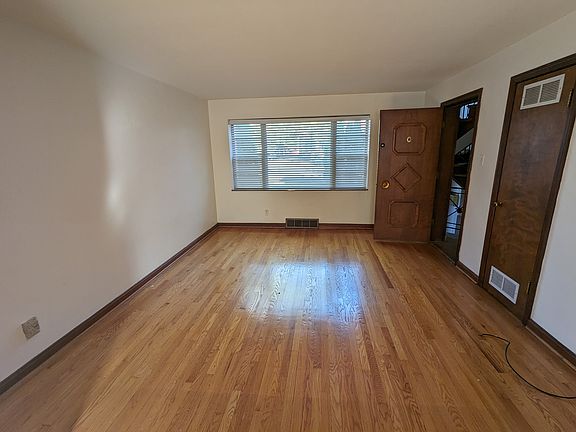 5th image of 5301 Jamieson Ave Unit C