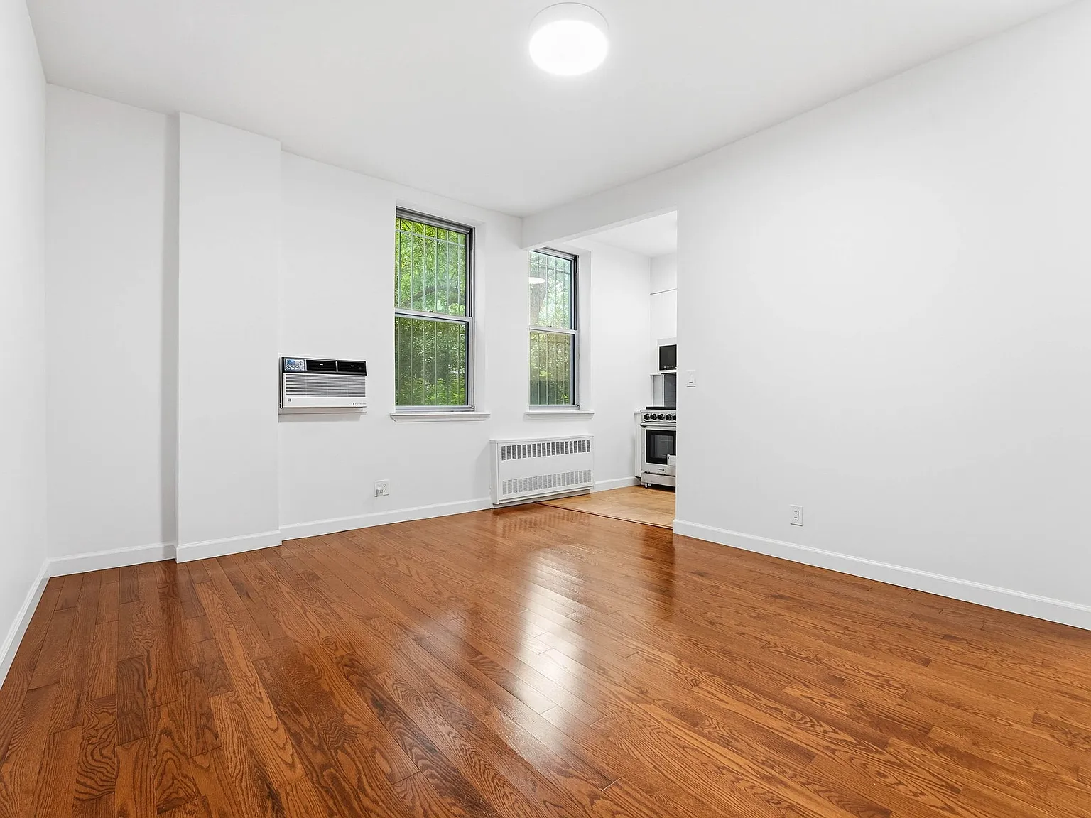 689 Fort Washington Avenue — Photo 2