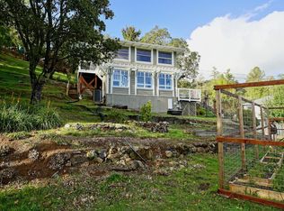 61 Hickory Rd, Fairfax, CA 94930