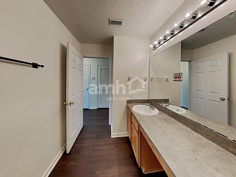 766 E Martin Lakes Dr — Photo 17