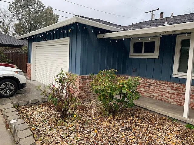 2101 Meadow Ave photo 1