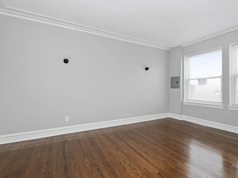 2324 W 111th St — Photo 7