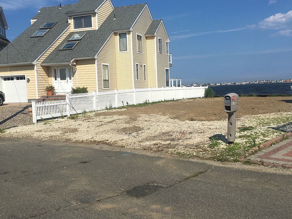 2nd image of 202 Cartagena Dr