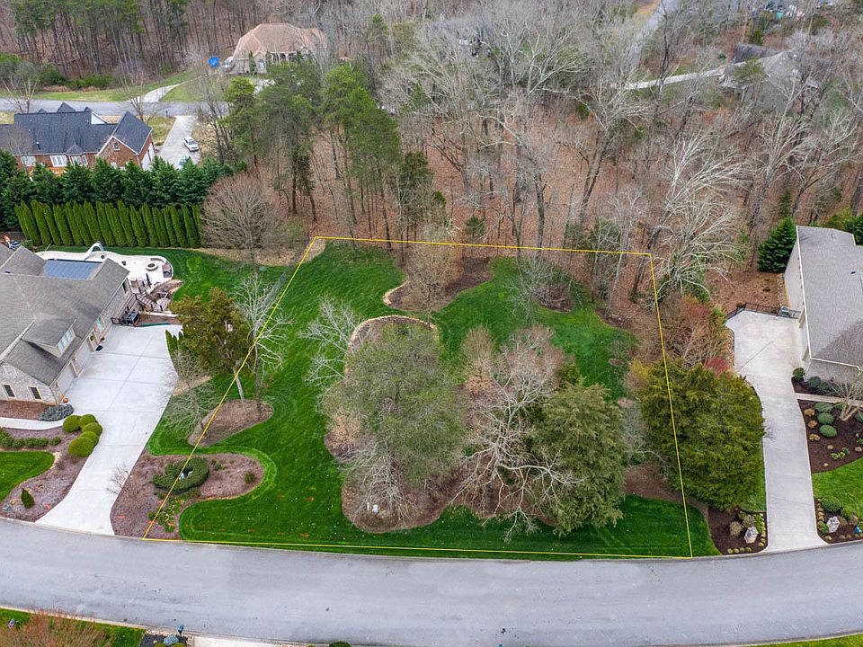 2nd image of 225 Conkinnon Dr
