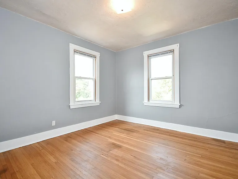 2750 Voelkel Ave — Photo 7