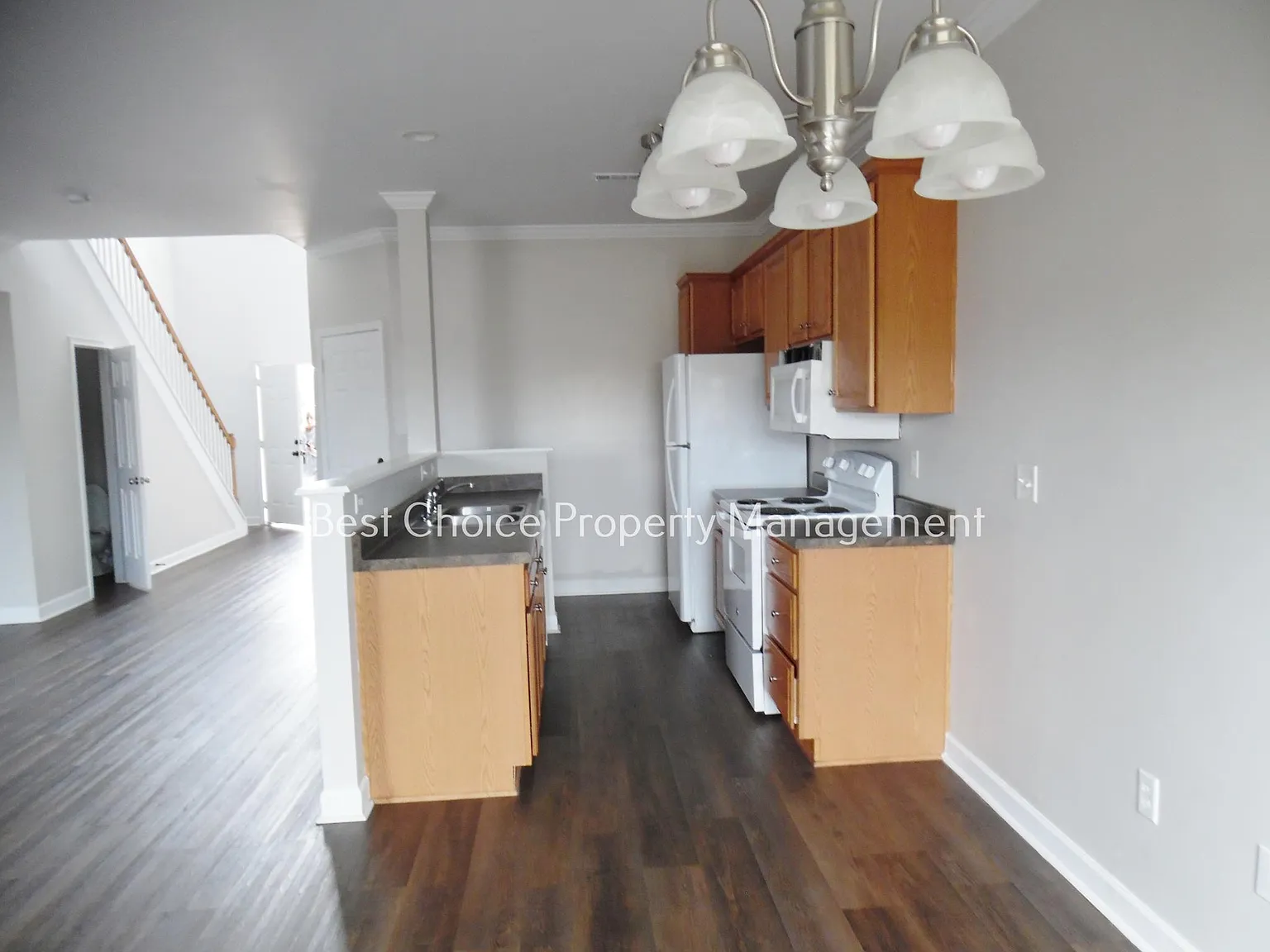 3 bed, 2.5 bath, 1650 sqft, $1,650 — Photo 3