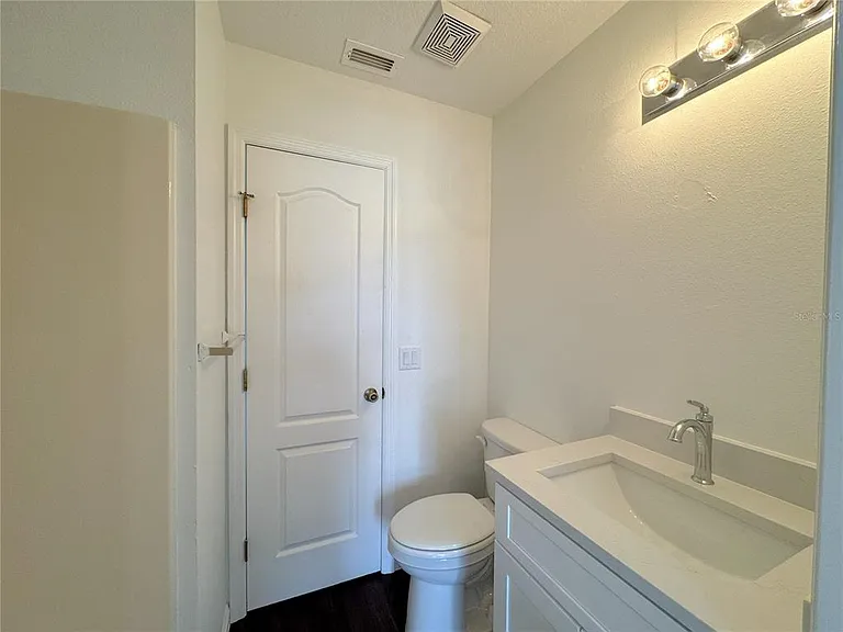 102 Edison St — Photo 16