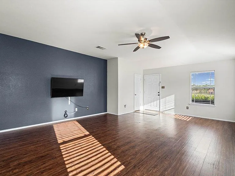 357 Old West Trl — Photo 2
