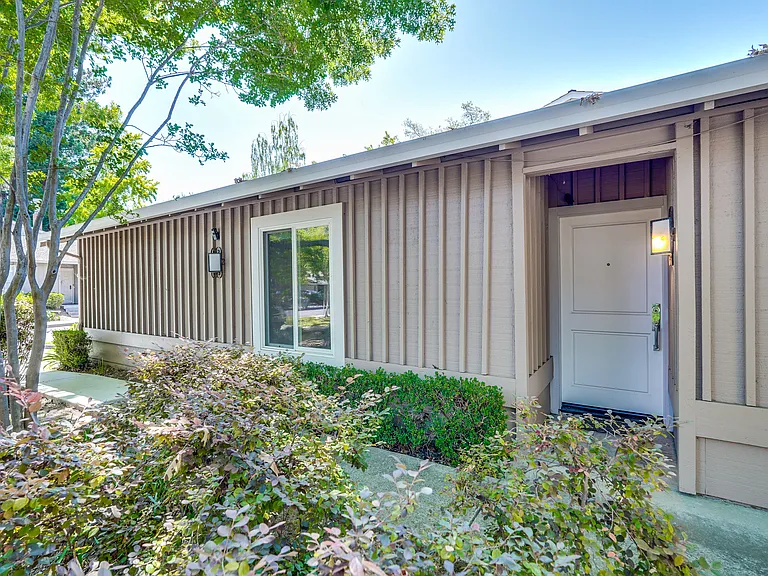 10161 Firwood Dr — Photo 1