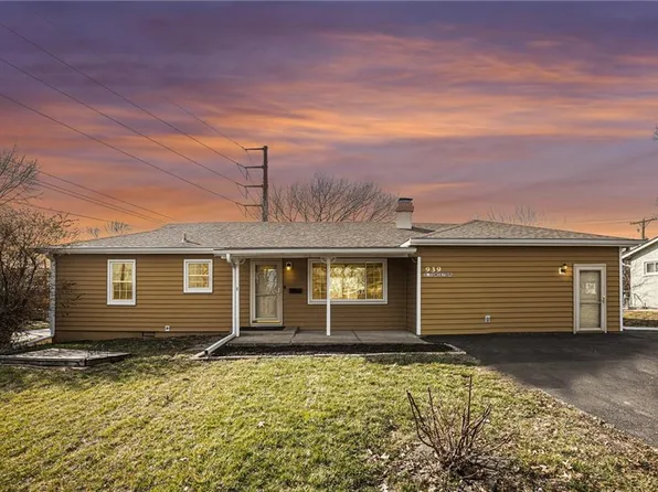 939 S Sunset Dr, Olathe, KS 66061
