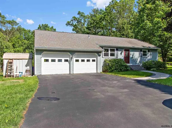 34 Kaatskill Way, Ballston Spa, NY 12020