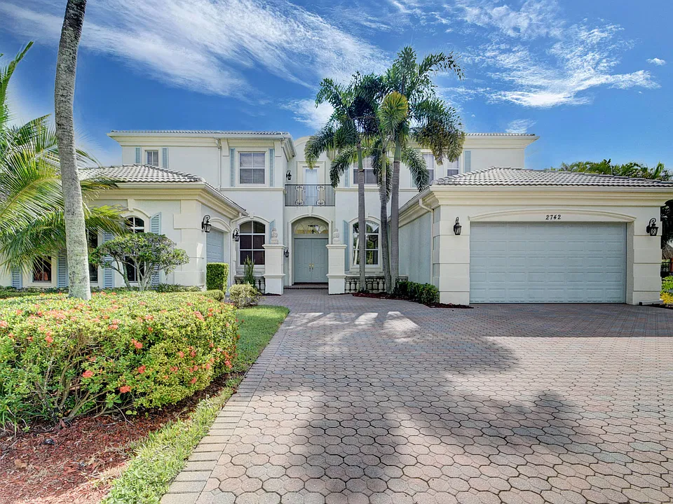 2742 Treanor Ter