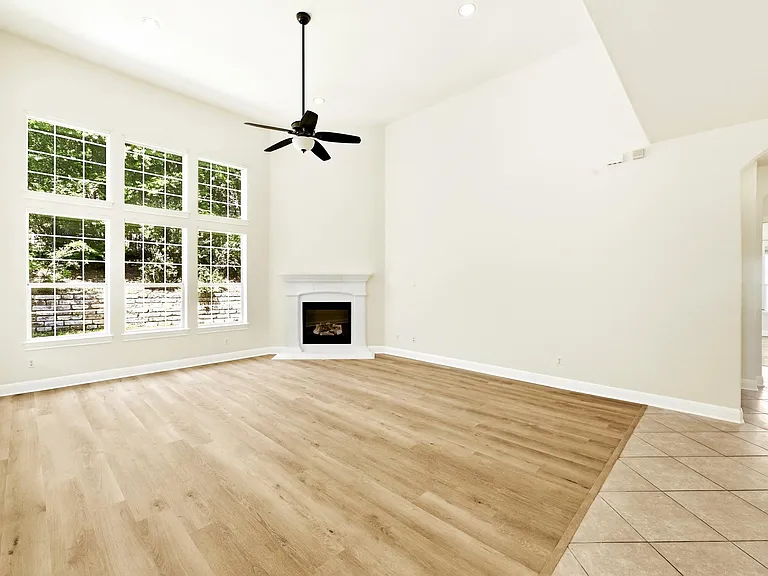 201 Varco Dr — Photo 5