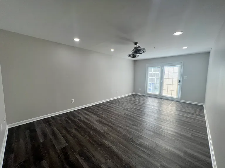 16401 Ellipse Ter — Photo 11