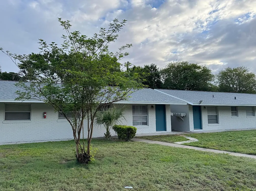 2 bed, 650 sqft, $1,200 — Photo 1
