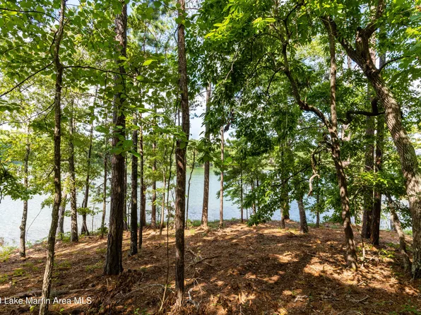 606 Luannes Way, Alexander City, AL 35010