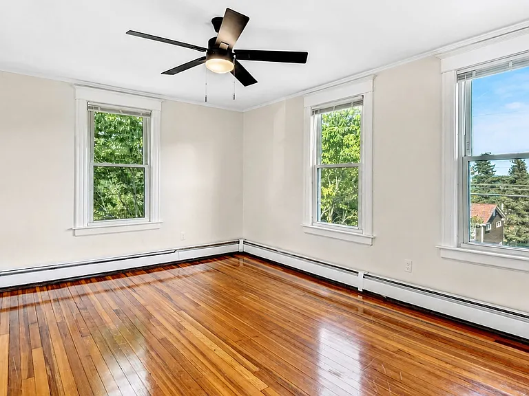 117 Highland Ave — Photo 16