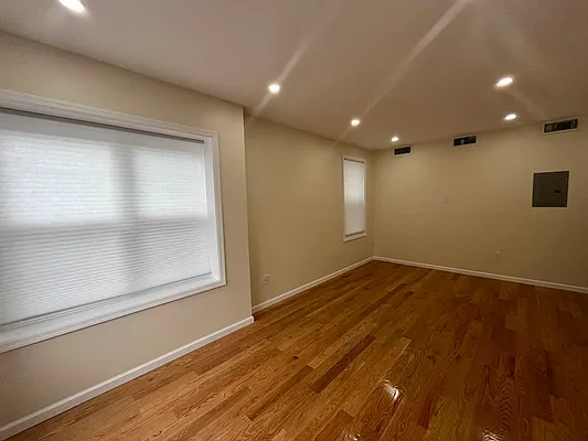 Rented by Peace of Mind Realty | media 4