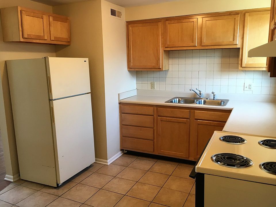 Fairglade Apartments 3601 Maize Rd Columbus OH Zillow