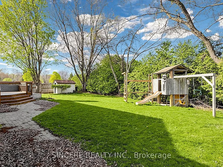 592 Canewood Cres — Photo 50