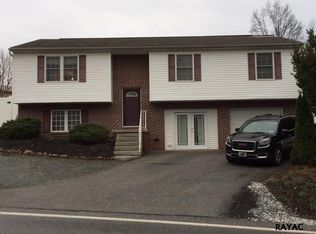 640 Country Club Rd, Red Lion, PA 17356