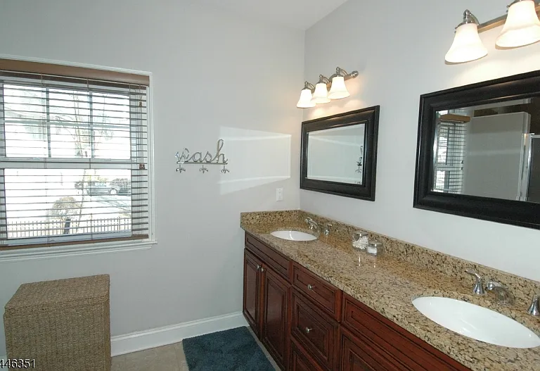 52 Morris Ave #B — Photo 15