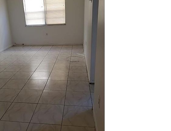 3rd image of 2175 NE 169th St APT 102