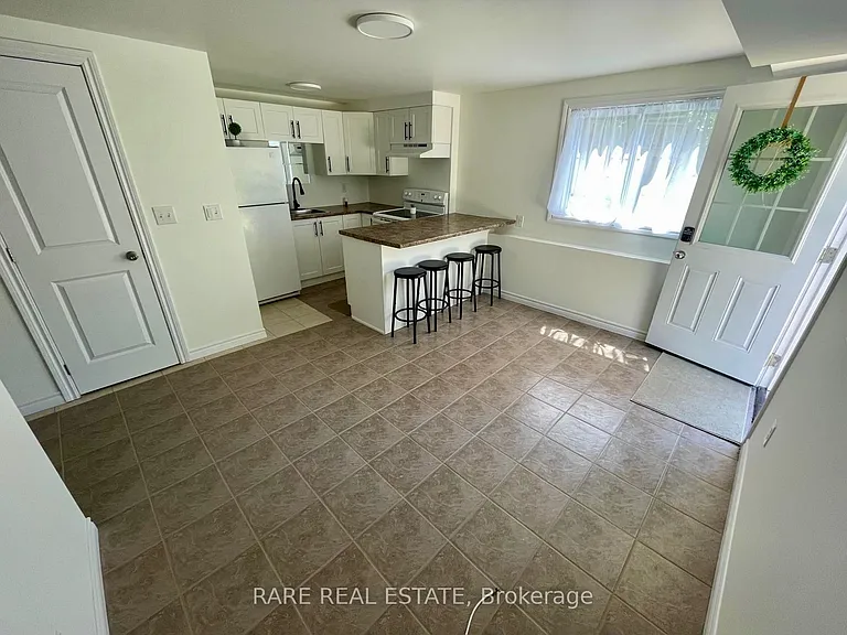 18 Ridgeway Ave #B — Photo 4