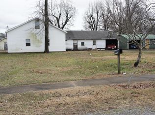 1712 McCrary St, Metropolis, IL 62960