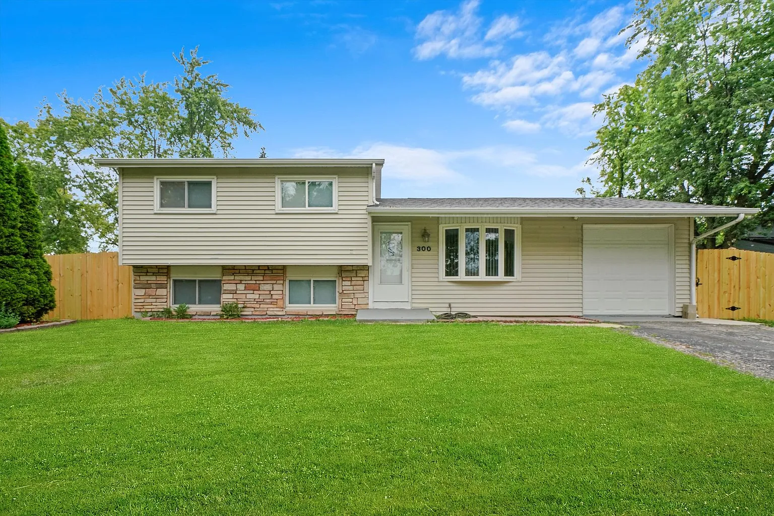 300 Hadleigh Rd photo 1