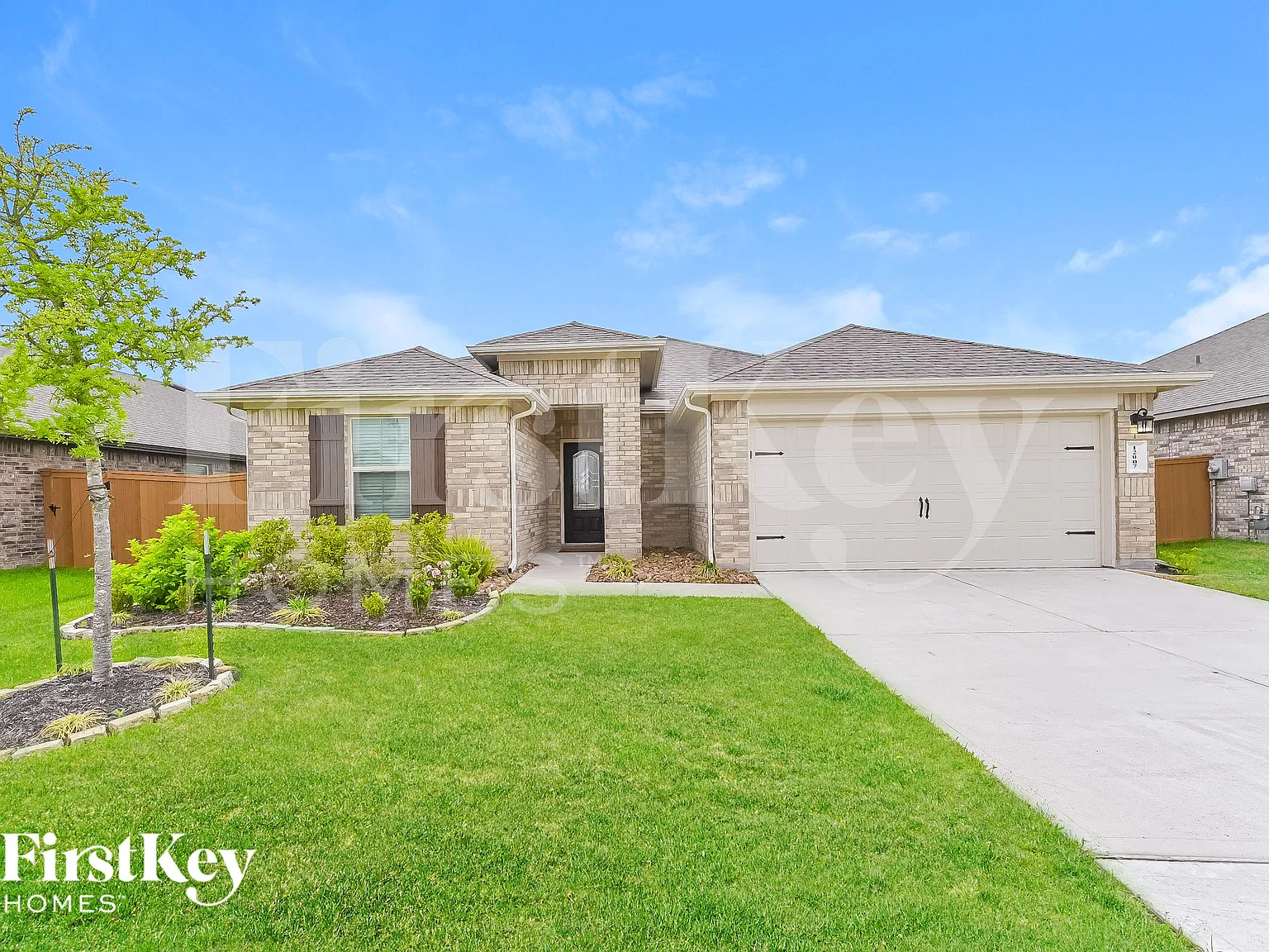 3 bed, 2.0 bath, 1553 sqft, $2,565 — Photo 1