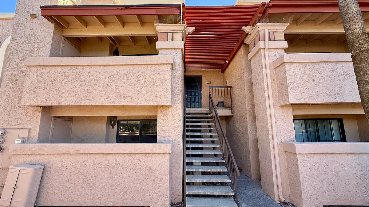 10410 N Cave Creek Rd — Photo 1