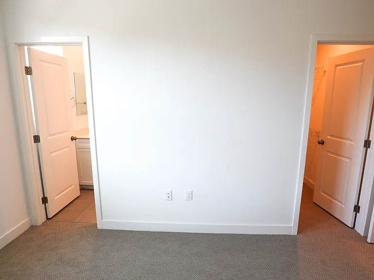 770 Harbor Cliff Way #142 — Photo 21