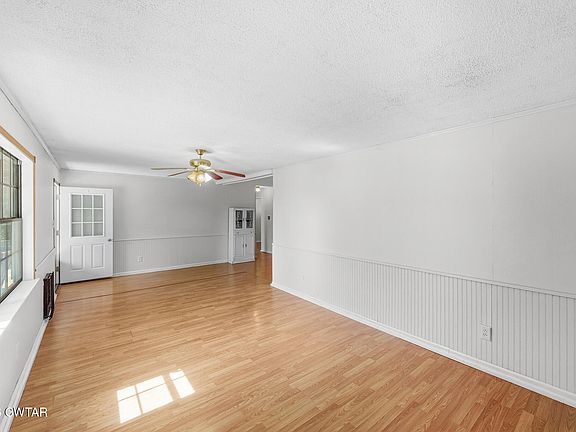 4th image of 9512 Mount Carmel Rd