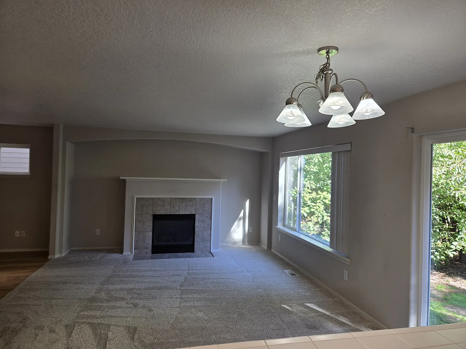 3 bed, 2.5 bath, 1571 sqft, $2,695 — Photo 3