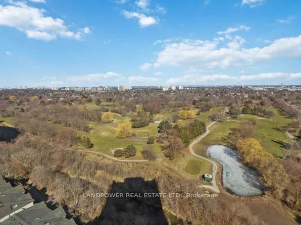 228 Bonis Ave #2510, Toronto, ON M1T 3W4