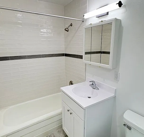 Marquette Apartments West — Photo 12