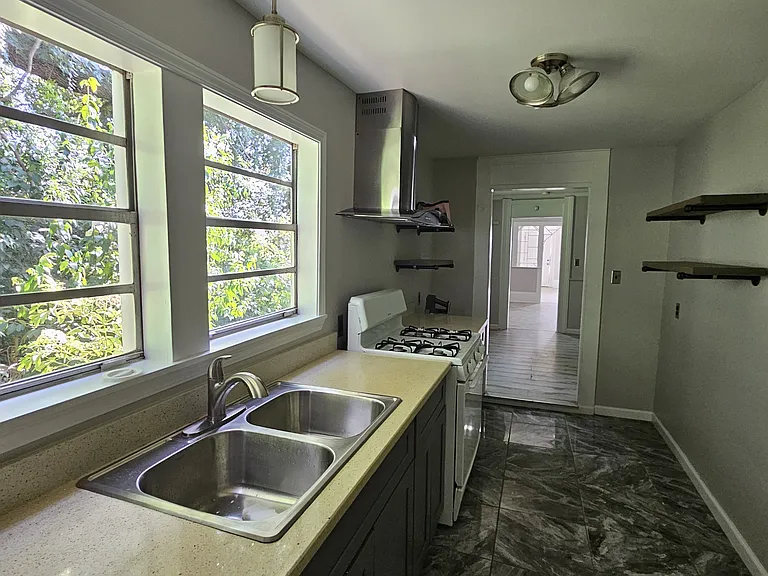 822 Nunez St — Photo 4